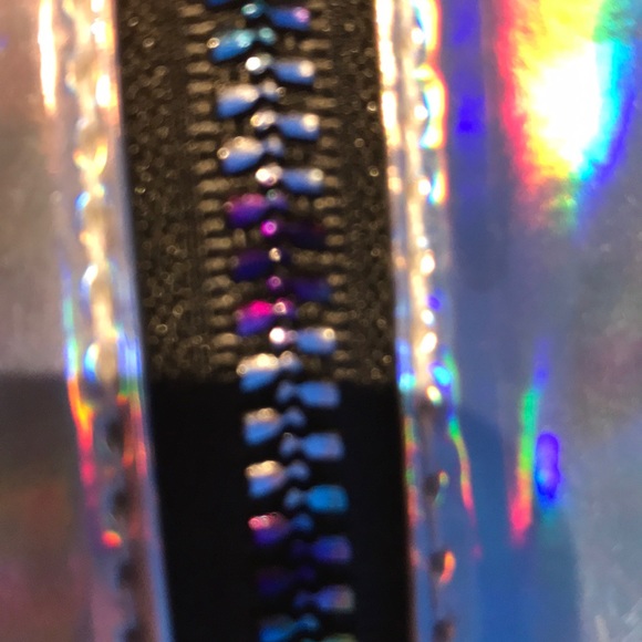 A bag - Picture 4 of 5